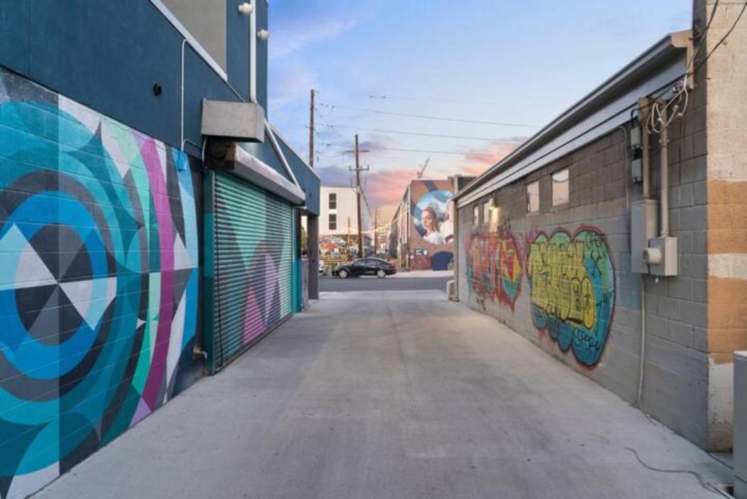 Graffiti & Skyline | Rino Art Lofts Denver
